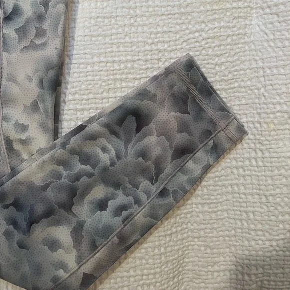Athleta Salutation Stash Leggings - Picture 7 of 10